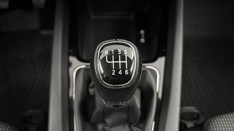Škoda Octavia 2.0 TDI Ambition Combi - fotka 22 z 26