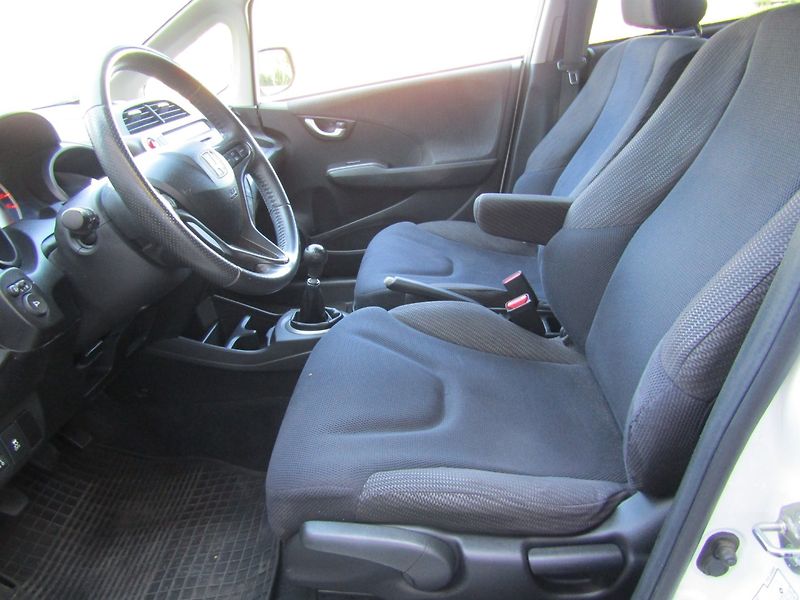 Honda Jazz (2012) 1.3 16V 73kW - fotka 18 z 35