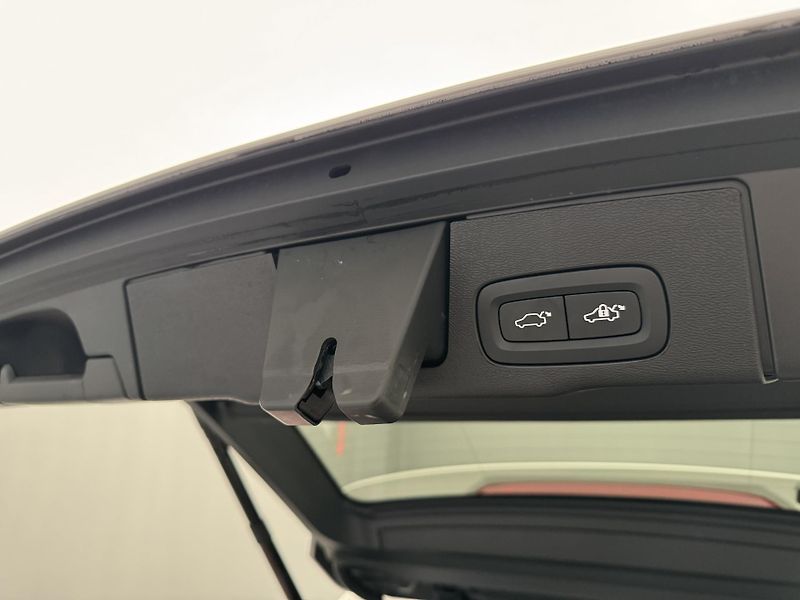 Volvo XC60 T8 AWD BRIGHT PLUS REZERVACE - fotka 26 z 48