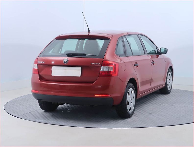 Škoda Rapid (2014) Spaceback 1.2 TSI - fotka 5 z 14