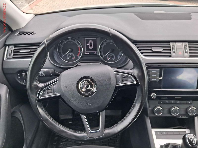 Škoda Octavia (2019) 1.4 TSi, 2.maj,ČR, AC - fotka 11 z 18