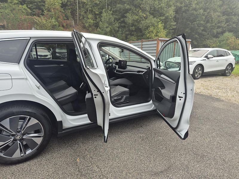 Škoda Enyaq iV 80 LOFT 150kw TZ SOH 96% - fotka 17 z 45
