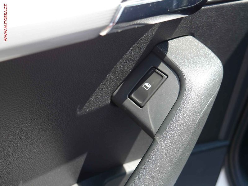 Škoda Octavia (2014) 1.4 G-TEC, ČR, Elegance - fotka 12 z 19