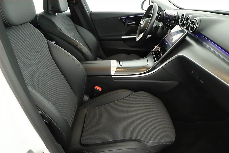 Mercedes-Benz Třídy C (2023) C 200 d - fotka 7 z 21