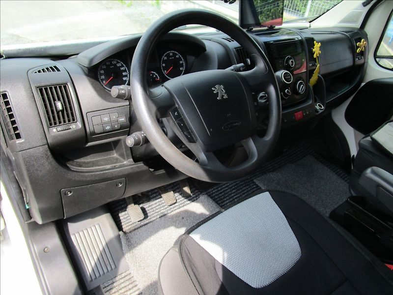 Peugeot Boxer 2.2HDi, Obytný, 5 míst - fotka 11 z 67