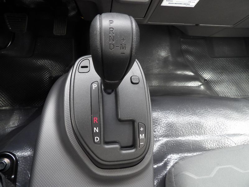 Isuzu M30 (2026) 7,5t 3,0L 150k A/T hák. nosič - fotka 28 z 44