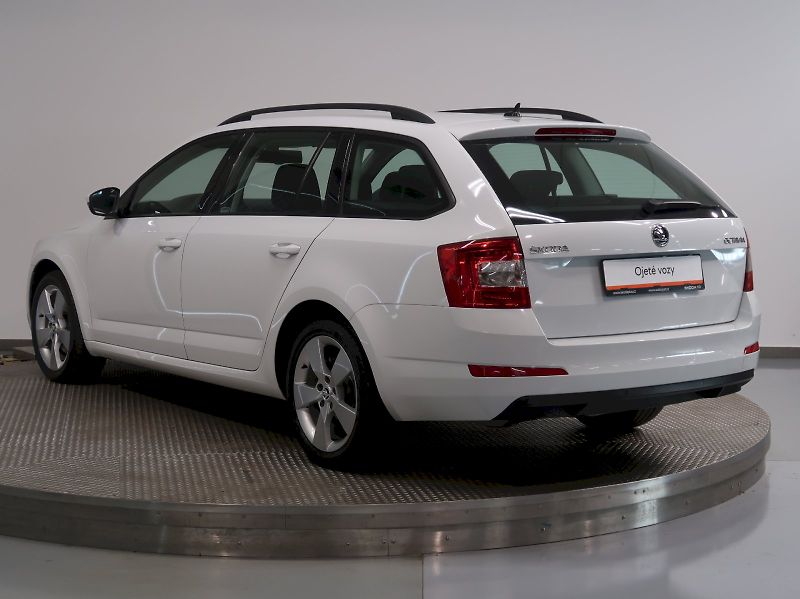 Škoda Octavia (2014) ELEGANCE 1.4TSI 103KW - fotka 7 z 33