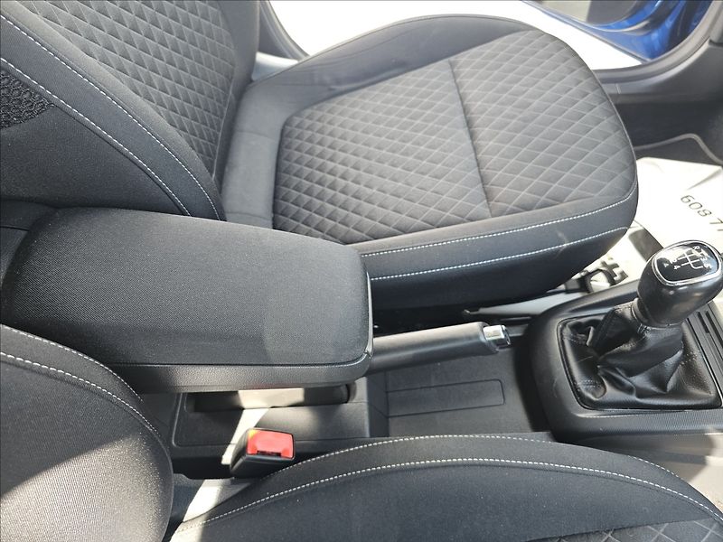 Škoda Fabia III 1,0TSi 70KW Drive - fotka 32 z 43