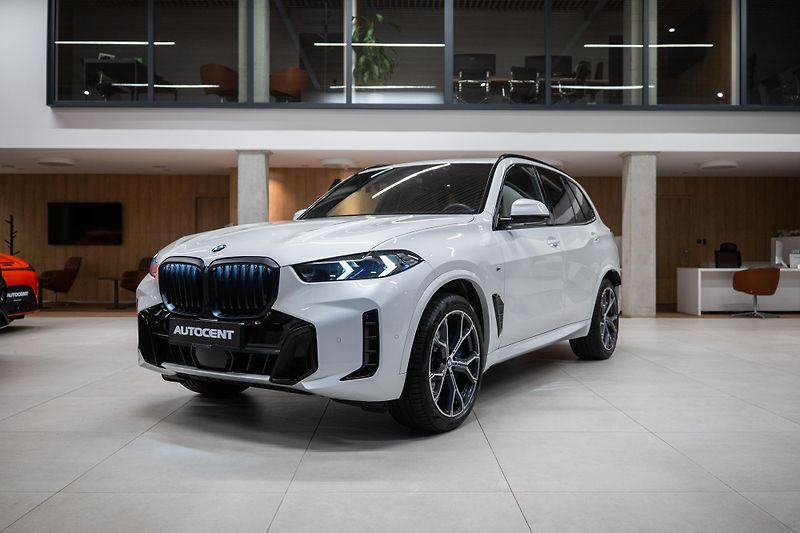 BMW X5 (2025) 30d 7MÍST VZDUCH MASÁŽ WEBASTO - fotka 16 z 19
