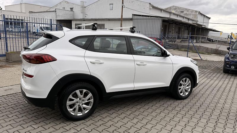 Hyundai Tucson (2020) 1.6 CRDI 4X4, ČR,2 MAJITEL - fotka 14 z 35