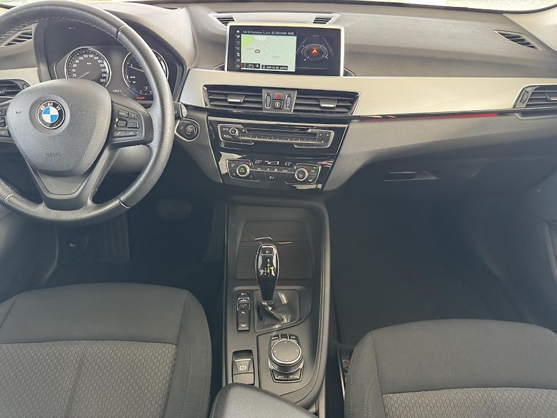 BMW X1 (2019) xDrive 18d AUT. LED NAVI TAŽNÉ - fotka 11 z 28