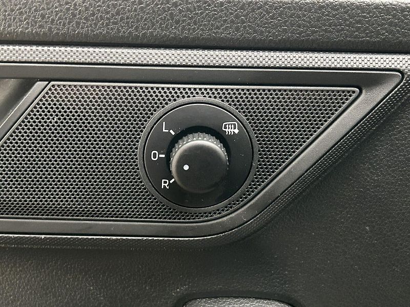 Škoda Fabia 1.0 TSI Active - fotka 17 z 25