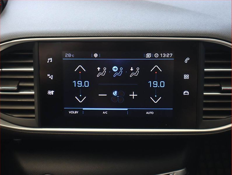Peugeot 308 (2019) 1.5 BlueHDi, Serv.kniha, Navi - fotka 16 z 20