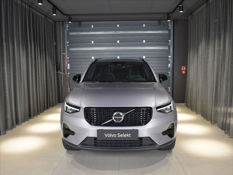 Volvo XC40 2,0 B4 Ultra Panorama,BLIS - fotka 6 z 24