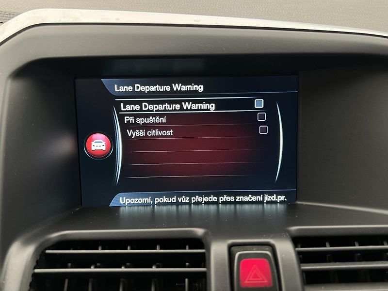 Volvo XC60 D5 AWD SUMMUM AUT CZ - fotka 34 z 38