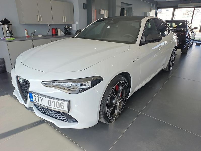 Alfa Romeo Giulia (2026) Veloce 2,2 JTDm 210k Q4 - fotografie inzerátu