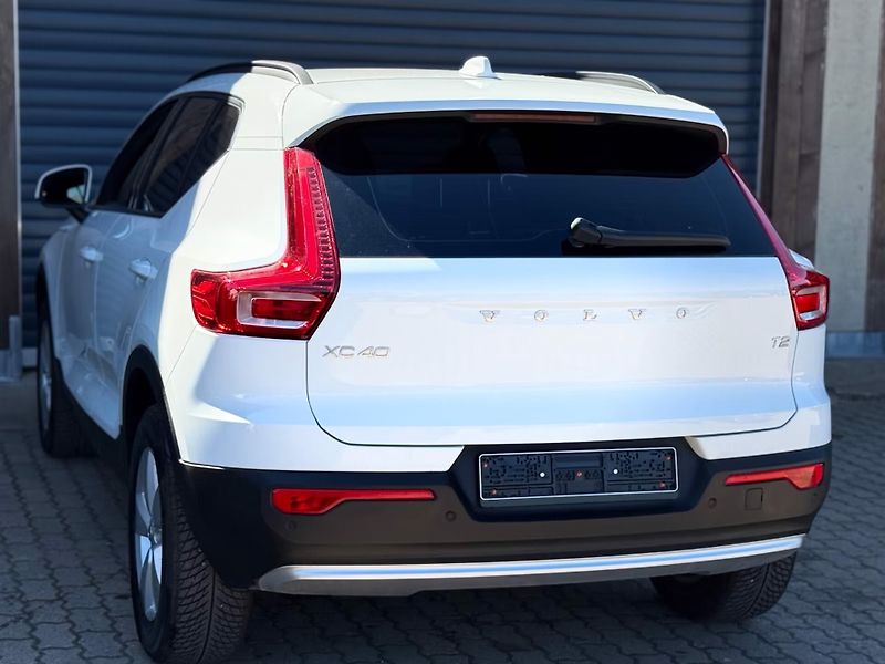 Volvo XC40 T2 Momentum Core LED Kam Asist - fotka 5 z 24