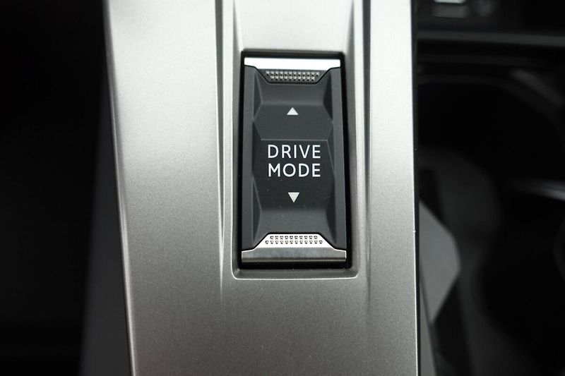 Peugeot 308 1,2PT 96kW, Automat - fotka 20 z 31