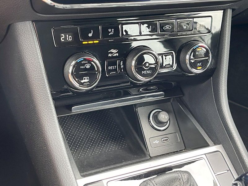 Škoda Superb (2022) 2.0 TDI 110kW DSG Style Plus c - fotka 13 z 34