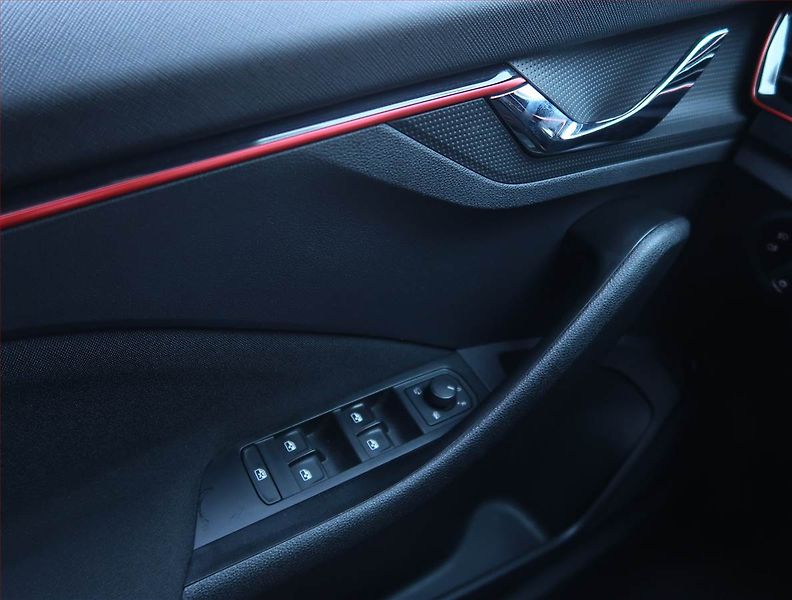 Škoda Scala (2022) Monte Carlo 1.0 TSI - fotka 19 z 21