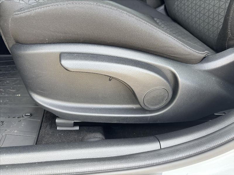Kia Ceed 1,0 TGDi SPIN ZÁRUKA CARPLAY - fotka 11 z 36