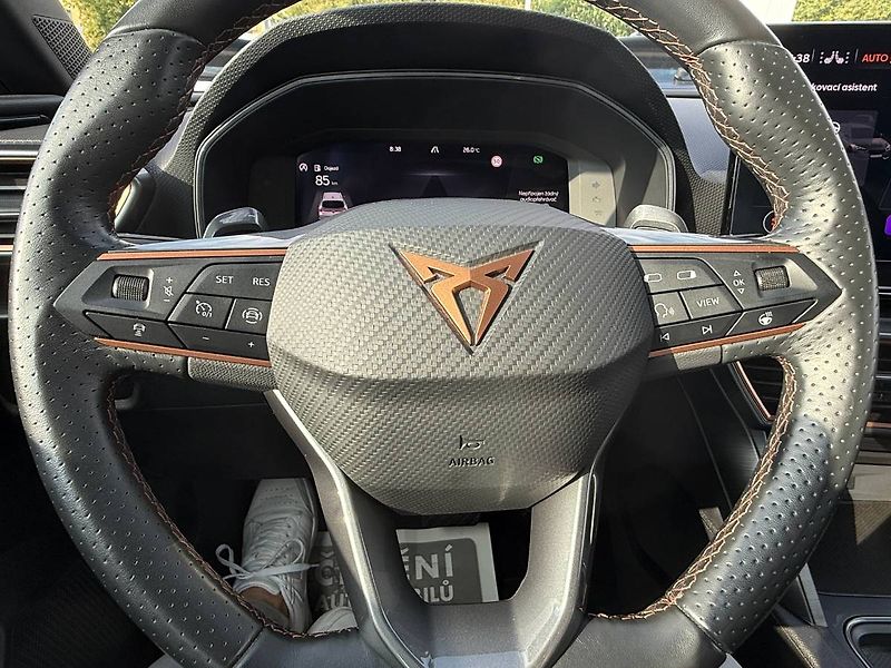 Cupra Leon (2023) 1.5 eTSI  DSG 150k - fotka 25 z 38