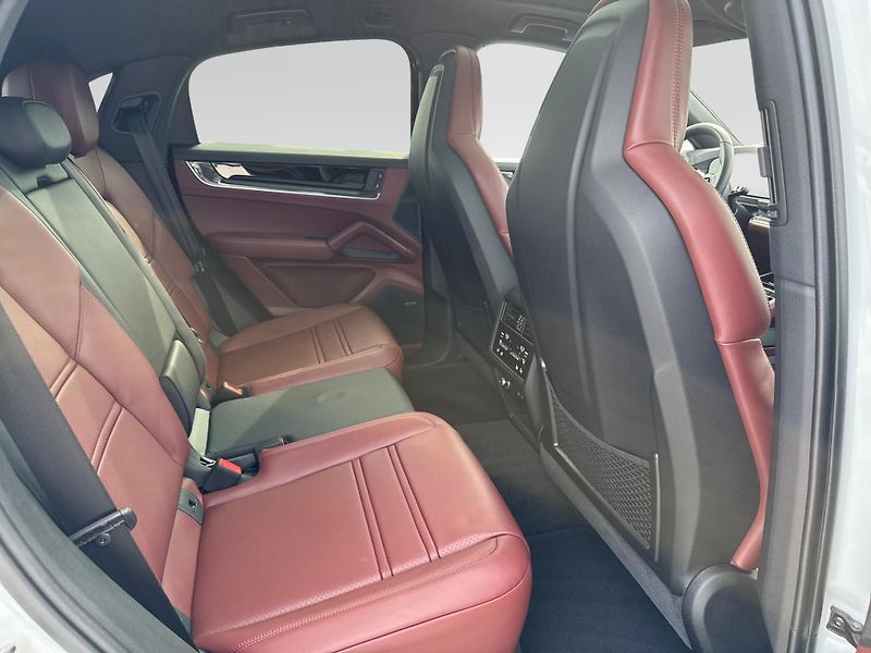 Porsche Cayenne S Coupé - fotka 21 z 30