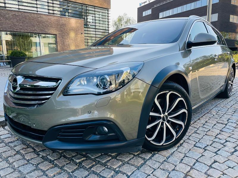 Opel Insignia 2.0CDTi 4x4 MANUÁL KAMERA VÝHŘ - fotka 2 z 49