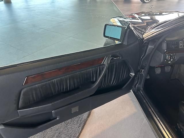 Mercedes-Benz 124 (1995) E320 24V kabriolet - fotka 26 z 28