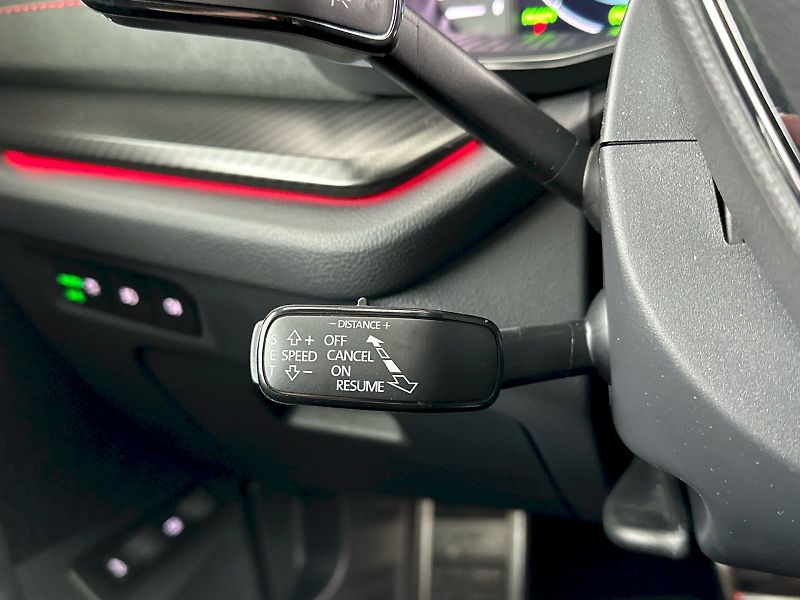 Škoda Octavia (2024) iV DSG 1.4TSI 180kW RS - fotka 28 z 33