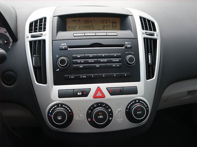 Kia Ceed (2007) 1.6 i, nová STK, Tažné - fotka 12 z 16