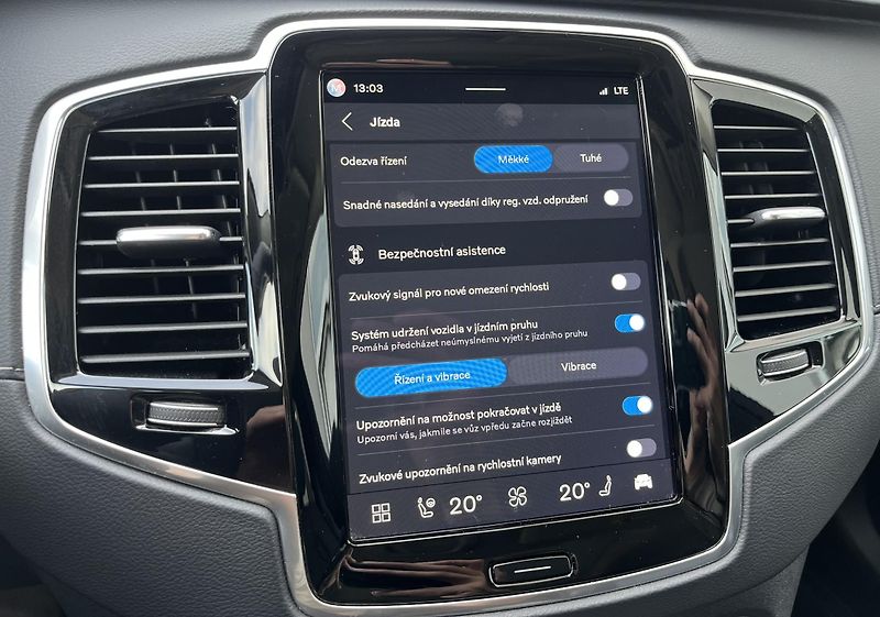 Volvo XC90 T8 AWD ULT B&W VENT VZDUCH 7M* - fotka 46 z 55