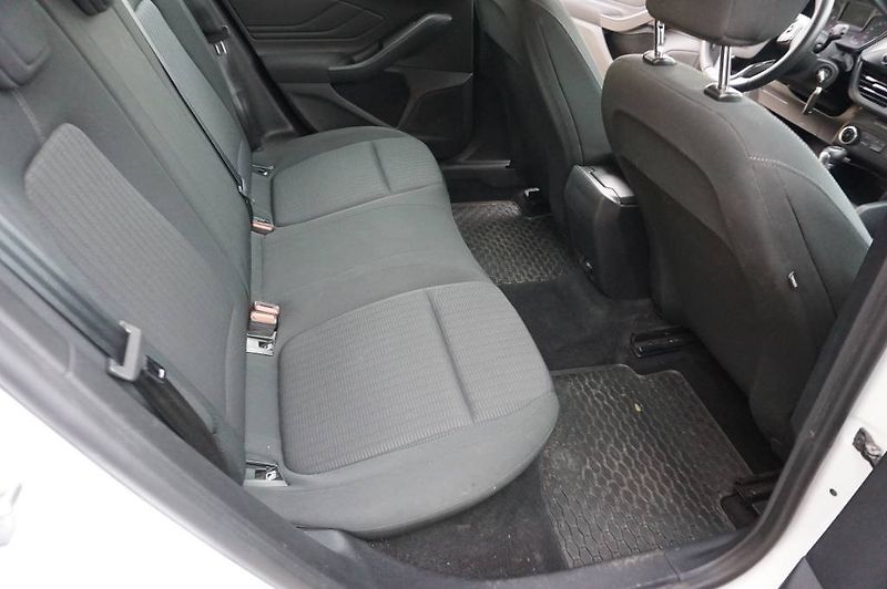Ford Focus (2019) Fucus 1,0 92KW - fotka 12 z 21