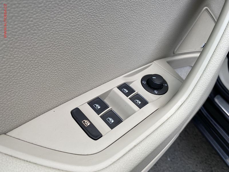 Škoda Superb (2015) 2.0 TDi 4x4, ČR, DSG - fotka 14 z 20