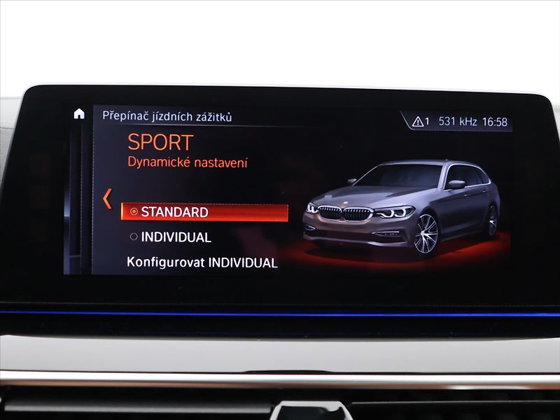 BMW Řada 5 2,0 530i xDrive Luxury Line - fotka 20 z 31