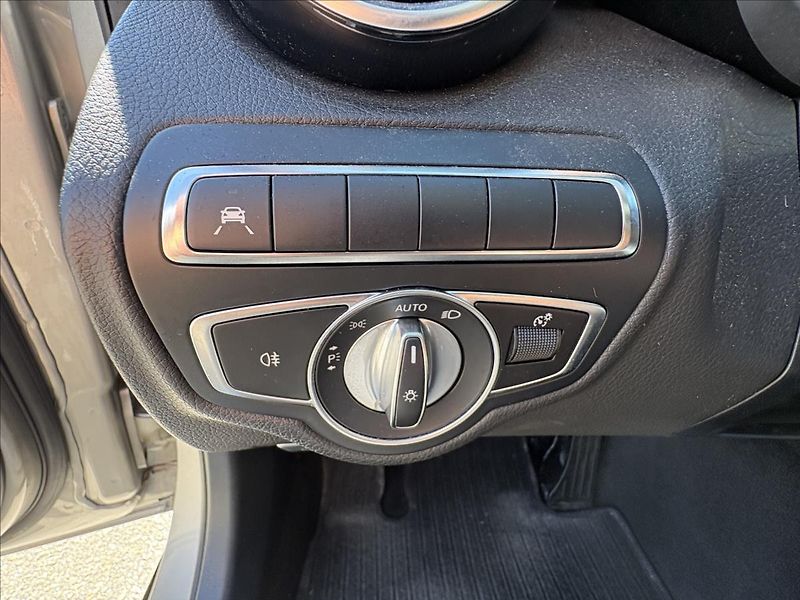 Mercedes-Benz Třídy C 2,0 220d 143kW 4M,AVG,Led,Pano - fotka 8 z 48