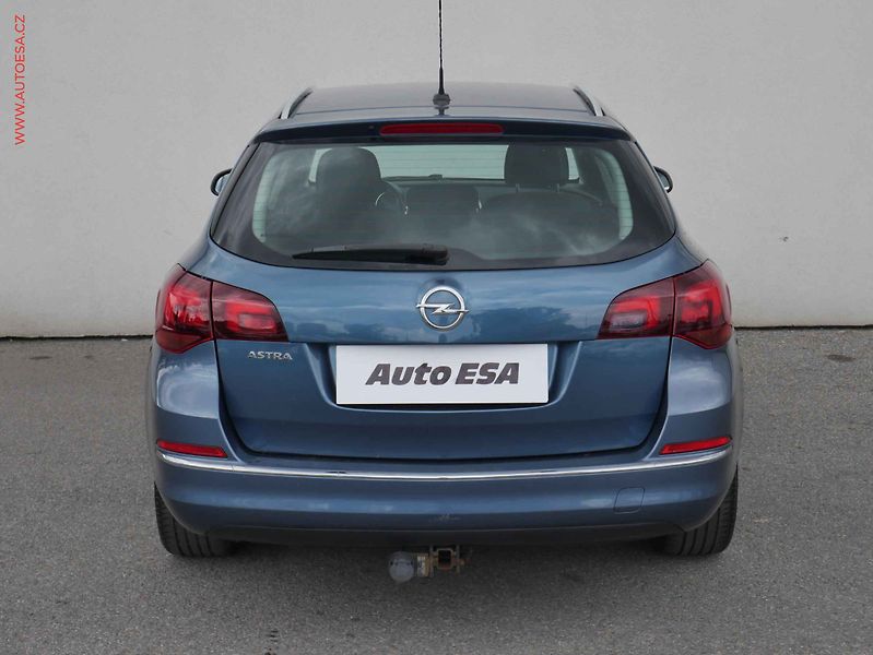 Opel Astra (2013) 1.4T, ČR, Klima - fotka 5 z 16