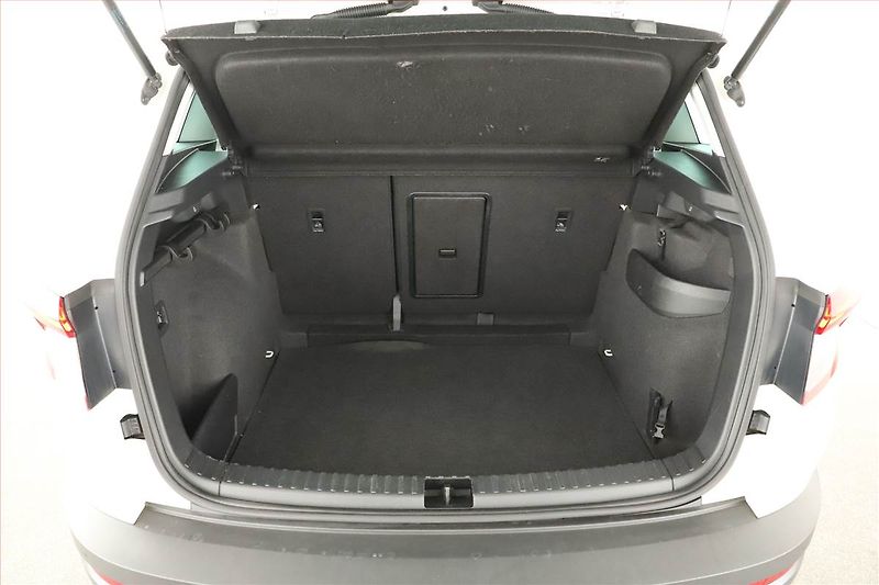 Škoda Karoq (2019) Style 1.6 TDI, Automat, Navi - fotka 15 z 16