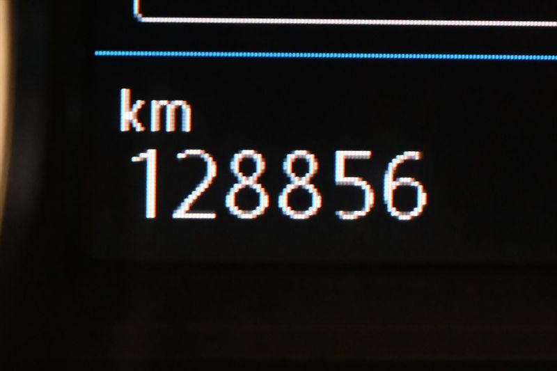 Volkswagen Passat 2,0 TDI 110 kW DSG Business Zá - fotka 17 z 32