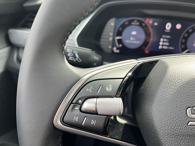 Škoda Octavia 2.0TDI TOP SELECTION - fotka 15 z 25
