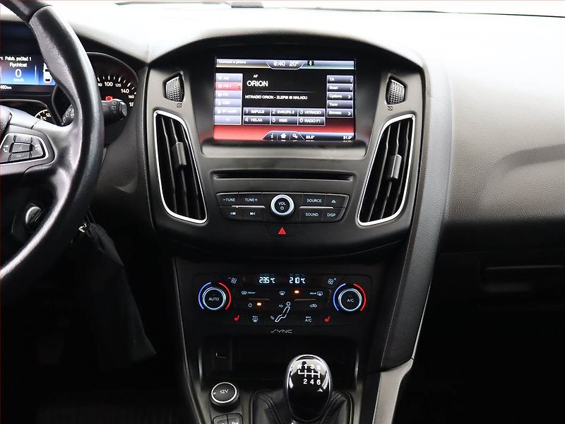 Ford Focus (2015) 2.0 TDCi, Serv.kniha, Navi - fotka 9 z 16