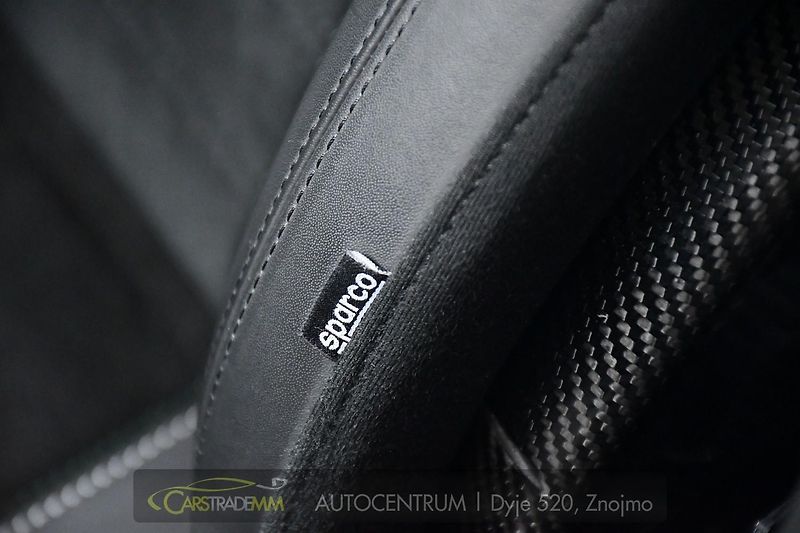Alfa Romeo Stelvio 2.9V6 Bi-T SPARCO+AKRAPOVIČ - fotka 49 z 54
