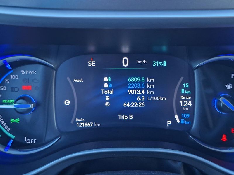 Chrysler Pacifica (2022) 3,6L V6 HYBRID, kůže, servis  - fotka 22 z 33