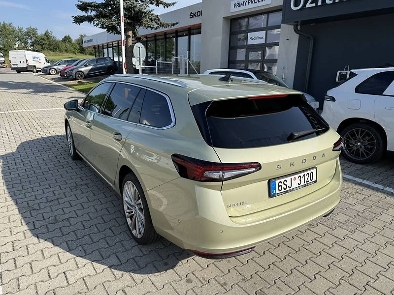 Škoda Superb Combi L&K 2,0 TDI 110kW DSG7/. - fotka 3 z 26