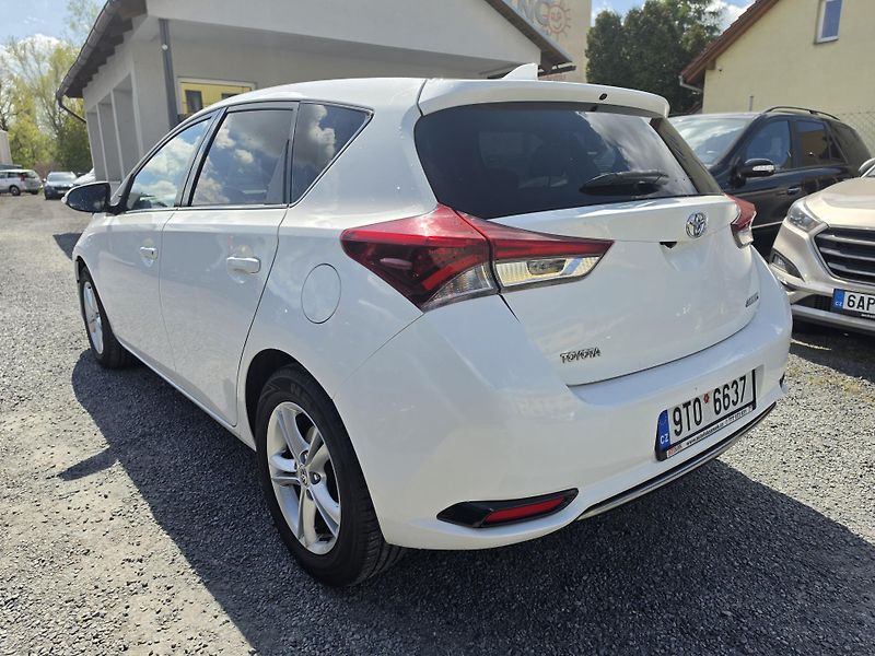 Toyota Auris 1.6 VVTi   - fotka 3 z 20