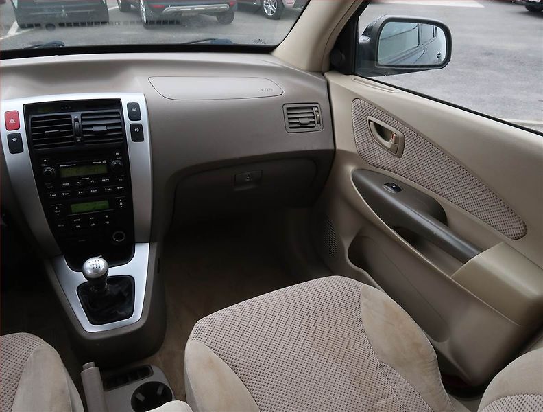 Hyundai Tucson (2007) 2.0 CRDi, 4X4, Serv.kniha - fotka 8 z 15