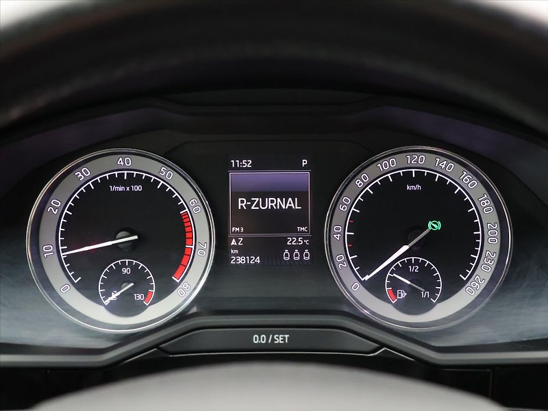 Škoda Superb 2.0 TSI 206kW DSG CZ L&K - fotka 20 z 37