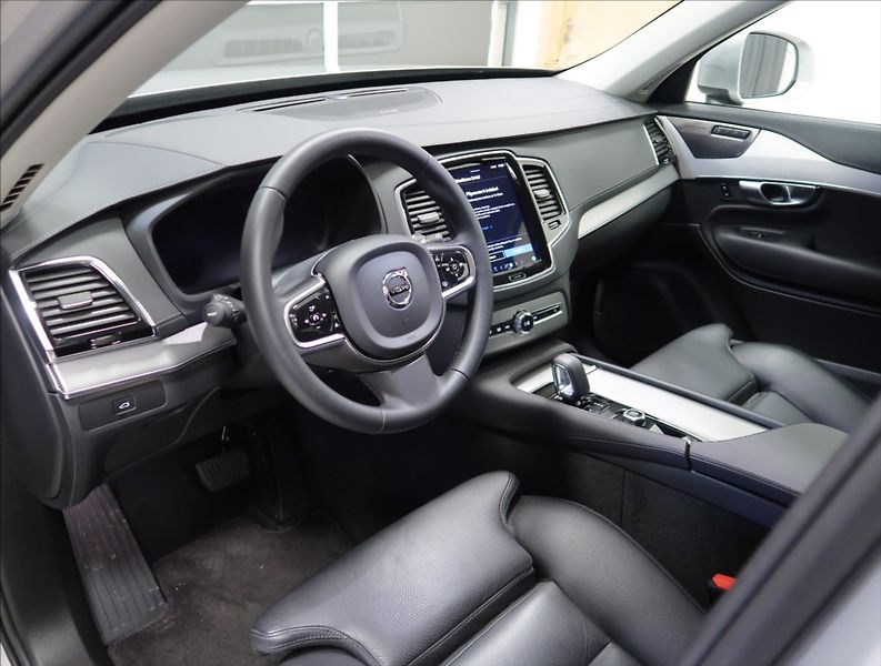 Volvo XC90 2,0 B5 AWD AUT Plus Bright - fotka 8 z 38