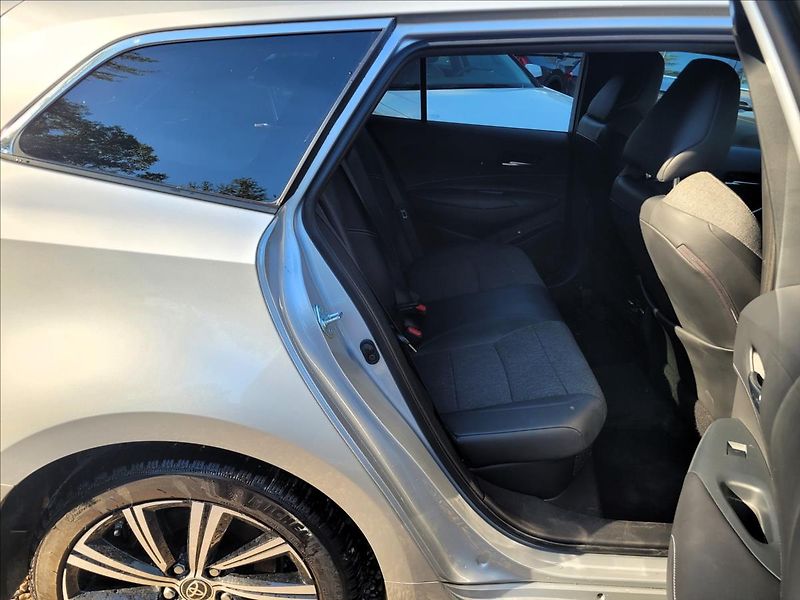 Toyota Corolla 1,8 Již není k dispozici - fotka 16 z 50