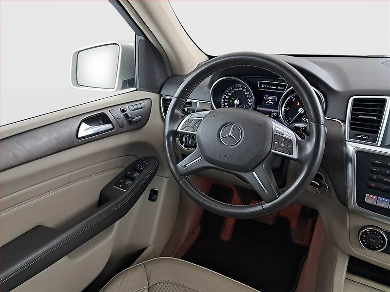 Mercedes-Benz Třídy M (2012) ML 350 BlueTEC, 4X4, Automat - fotka 7 z 19